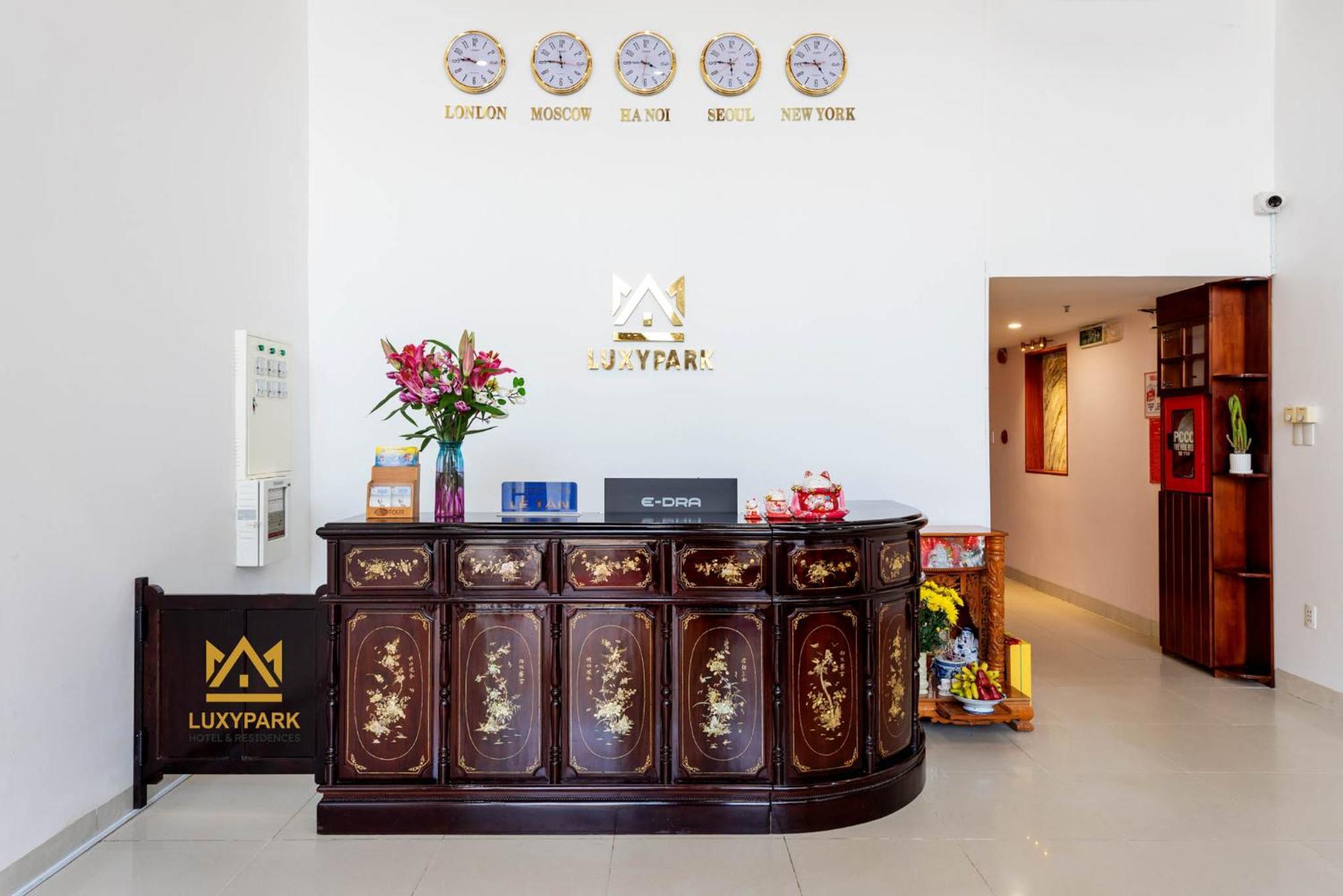 Luxy Park Hotel - Phu Quoc Centre ภายนอก รูปภาพ